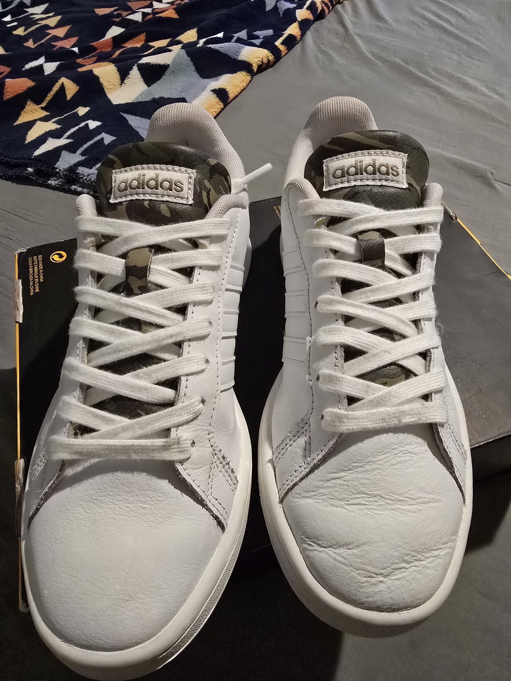 adidas Advantage Base White Camo Like New Size 6.5 Mens